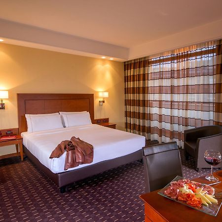 Hotel Capannelle Roma Екстериор снимка