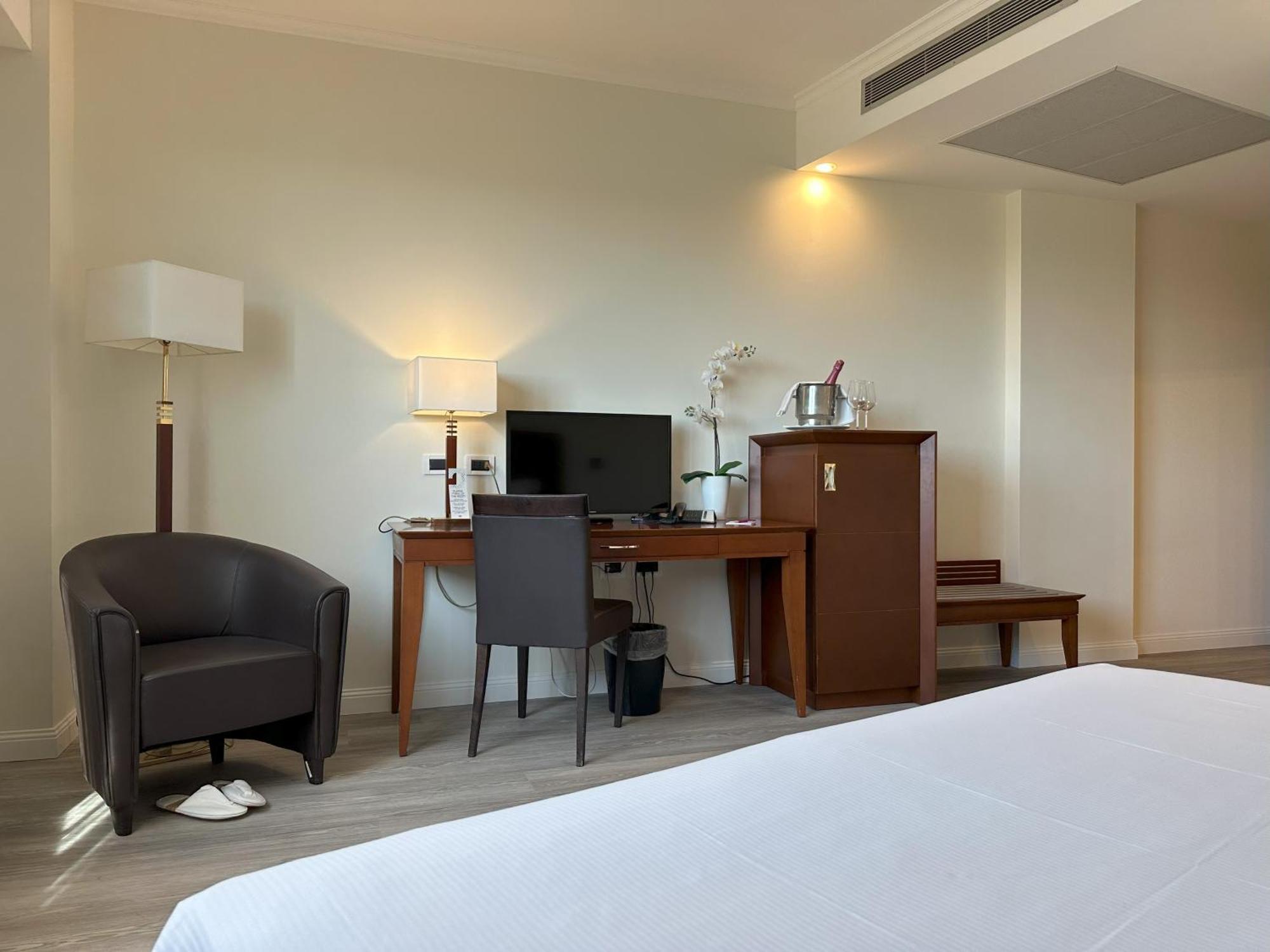 Hotel Capannelle Roma Екстериор снимка